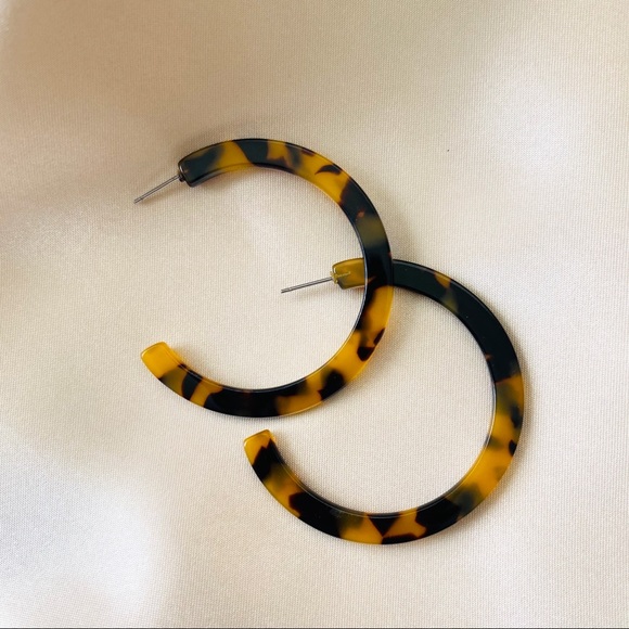 Tortoise Shell Hoop Earrings - Picture 4 of 9